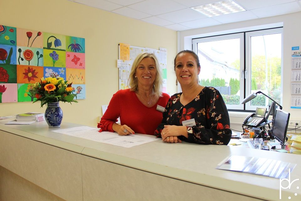Unser Sekretariat Unsere Sekretärinnen Frau Litz und Frau Udbinac